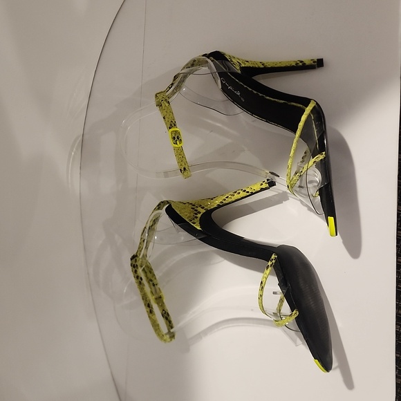 NEW w/o Box! - Faux Snakeskin Stiletto Heels Yellow & Black - Picture 9 of 13